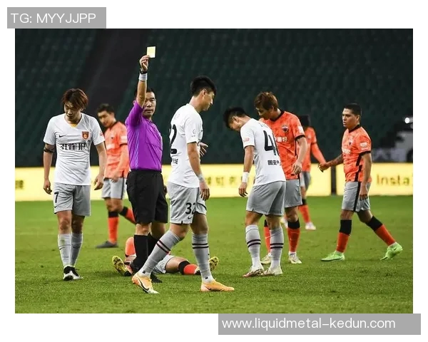 深圳足球队以67分领跑全国锦标赛积分榜展现强劲实力