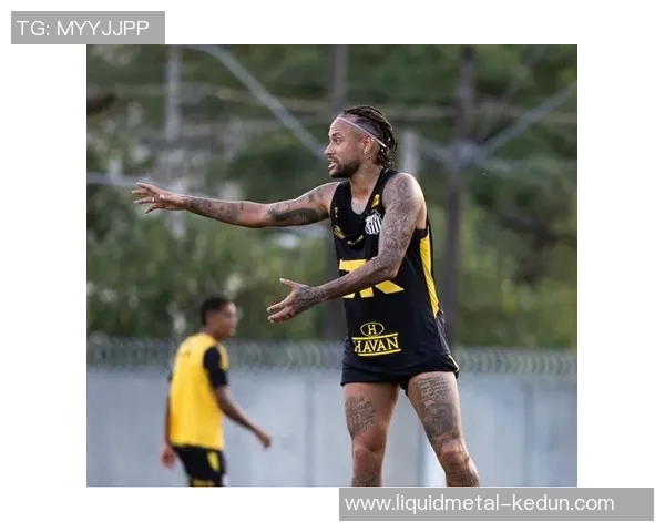 脏辫足球明星的传奇之路与场上风采的完美结合 脏辫足球明星的传奇之路与场上风采的完美结合