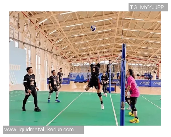 南京排球队的默契配合揭秘：团队精神与技术的完美结合