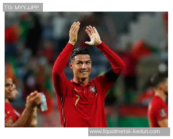 外国网友热议足球明星表现与风格引发全球讨论与共鸣 外国网友热议足球明星表现与风格引发全球讨论与共鸣