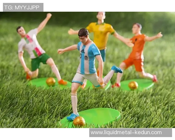 手办足球明星7号的魅力与收藏价值探讨,带你领略球场上的传奇风采 手办足球明星7号的魅力与收藏价值探讨,带你领略球场上的传奇风采