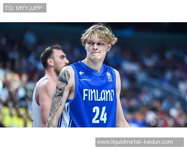 欧洲足球明星发型大赏从经典到潮流的风格演变与影响